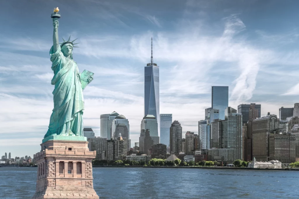 ToF Fotobehang skyline New York met Vrijheidsbeeld