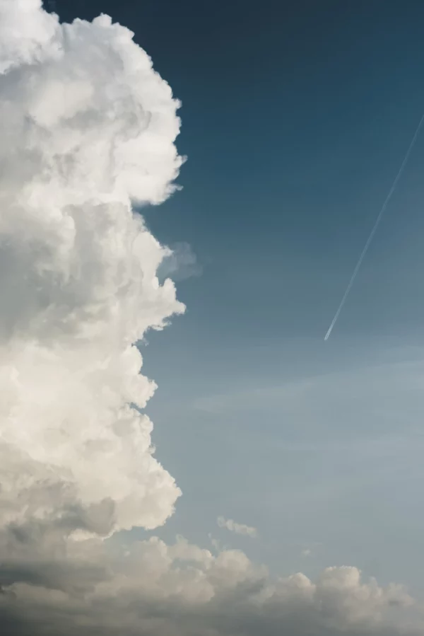 ToF Fotobehang wolken met blauwgrijze lucht