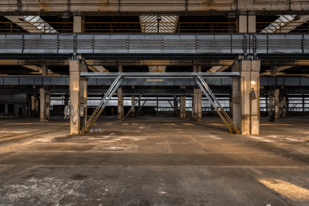 ToF Fotobehang industrieel oude grote fabriekshal