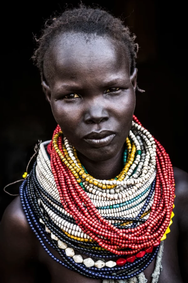 ToF Fotobehang cultuur portret van vrouw van Arbore-stam