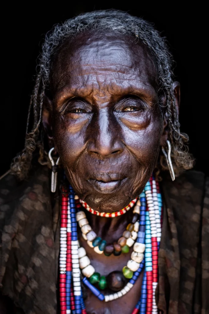 ToF Fotobehang cultuur portret van oude vrouw van Arbore-stam, Ethiopië