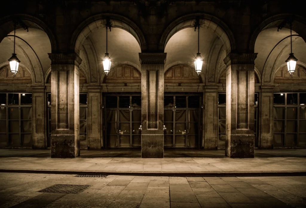 ToF Fotobehang van oud gebouw met oude lampen