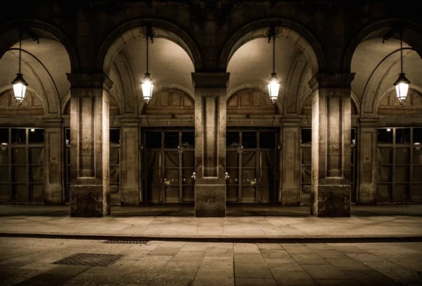 ToF Fotobehang van oud gebouw met oude lampen