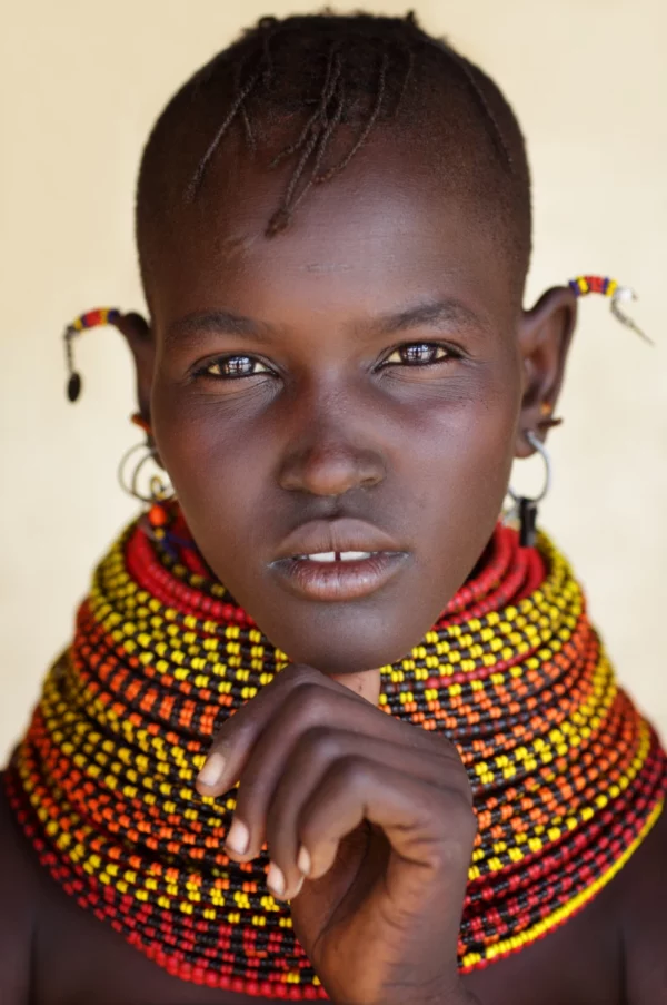 ToF Fotobehang cultuur mooie Turkana-vrouw met traditionele hoofdtooi en ketting